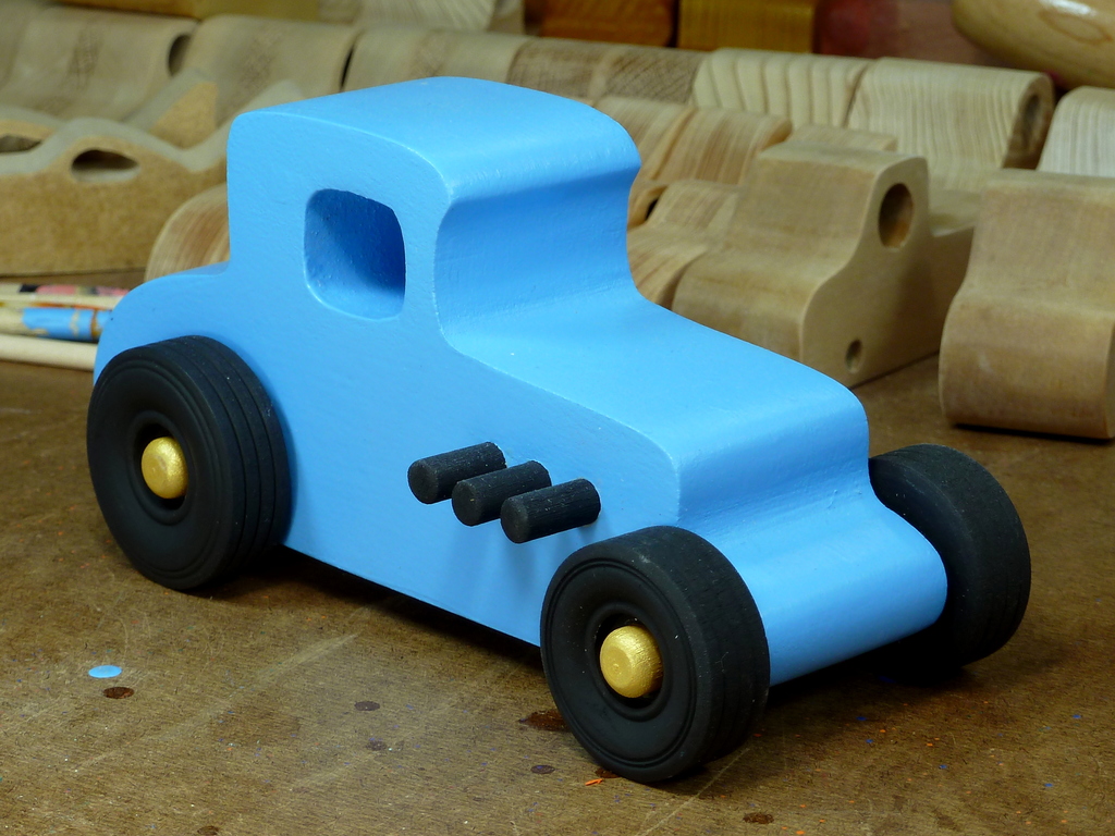 20170522-192556 Wooden Toy Car - Hot Rod Freaky Ford - 27 T Coupe - MDF - Blue - Black - Gold 02.resized.jpg