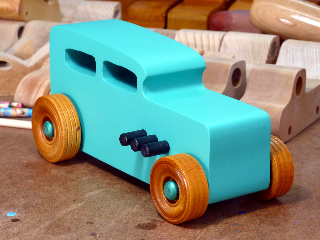 20170522-142012 Wooden Toy Car - Hot Rod Freaky Ford - 32 Sedan - MDF - Green - Amber Shellac.resized.jpg