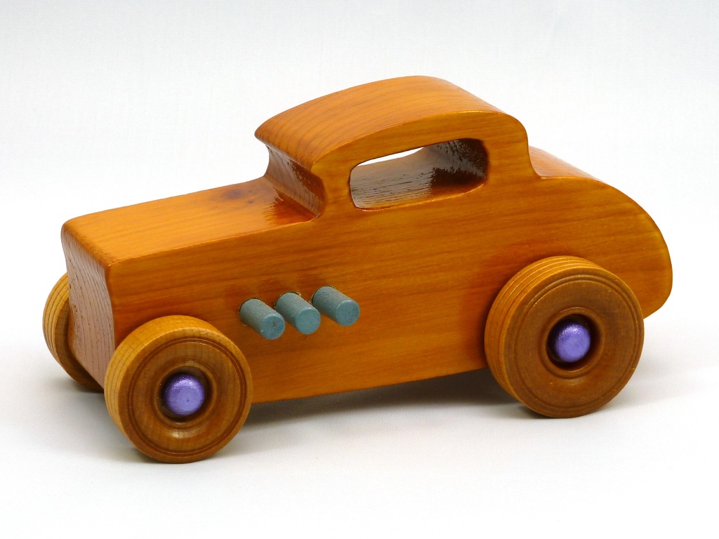 20170902-192035 Wooden Toy Car - Hot Rod Freaky Ford - 32 Deuce Coupe - Pine - Amber Shellac - Purple Metalic - Gray.resized.jpg