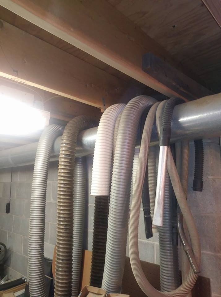 Woodshop extra dust collector hoses.jpg