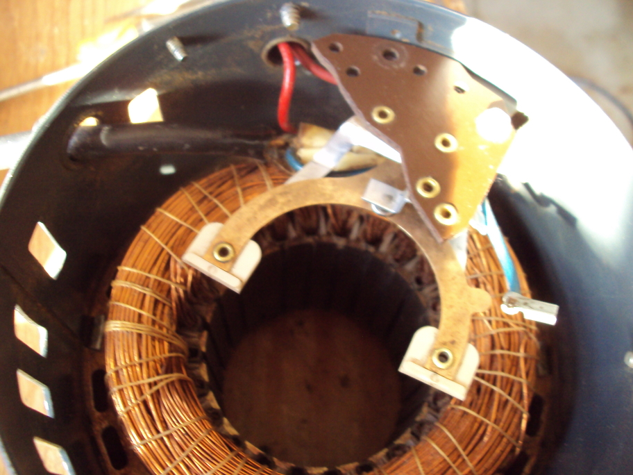 DSC01122motor u-switchmotor u-switch2.JPG