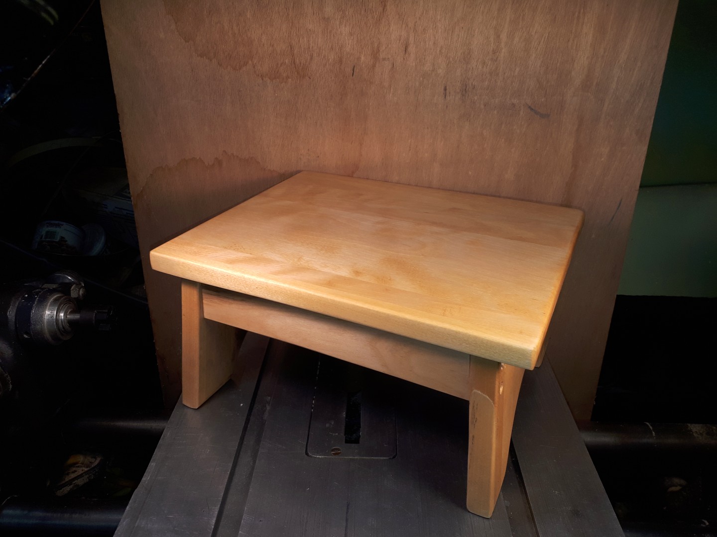 stool1.jpg