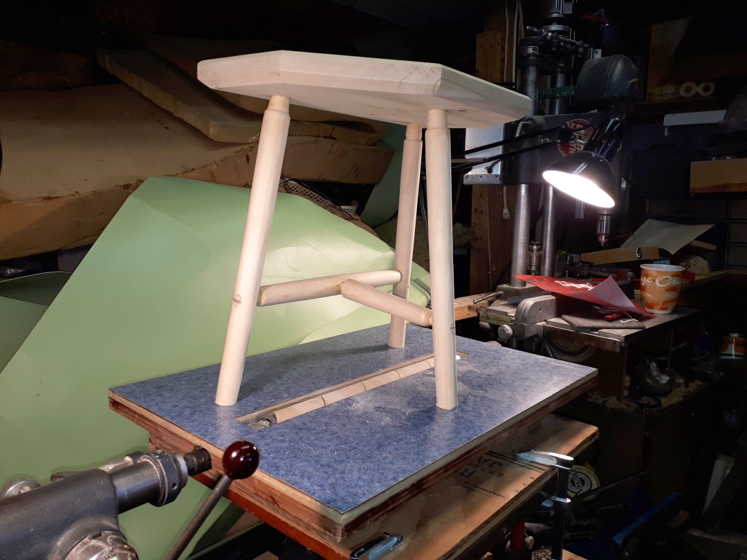 leveling the feet.jpg