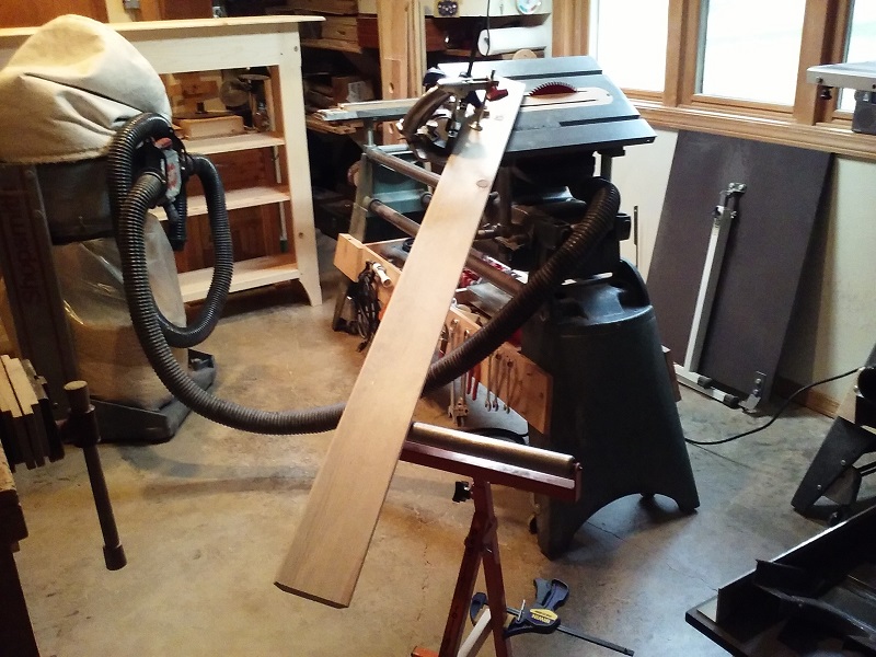 compound miter on long wide molding.jpg