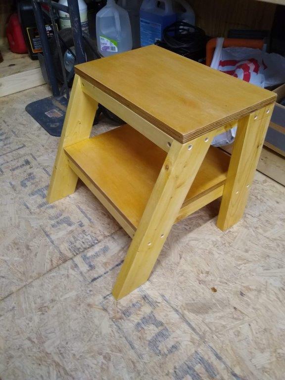 stool2.jpg