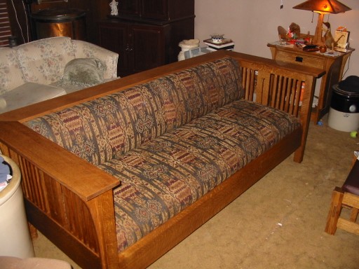 sofa1 (512 x 384).jpg