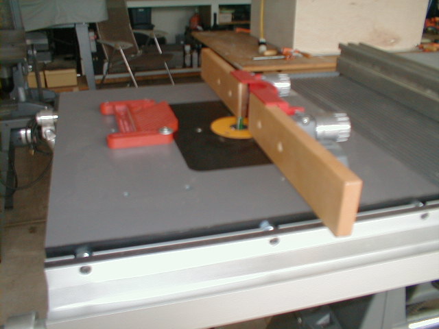 RouterTable Fence1.JPG