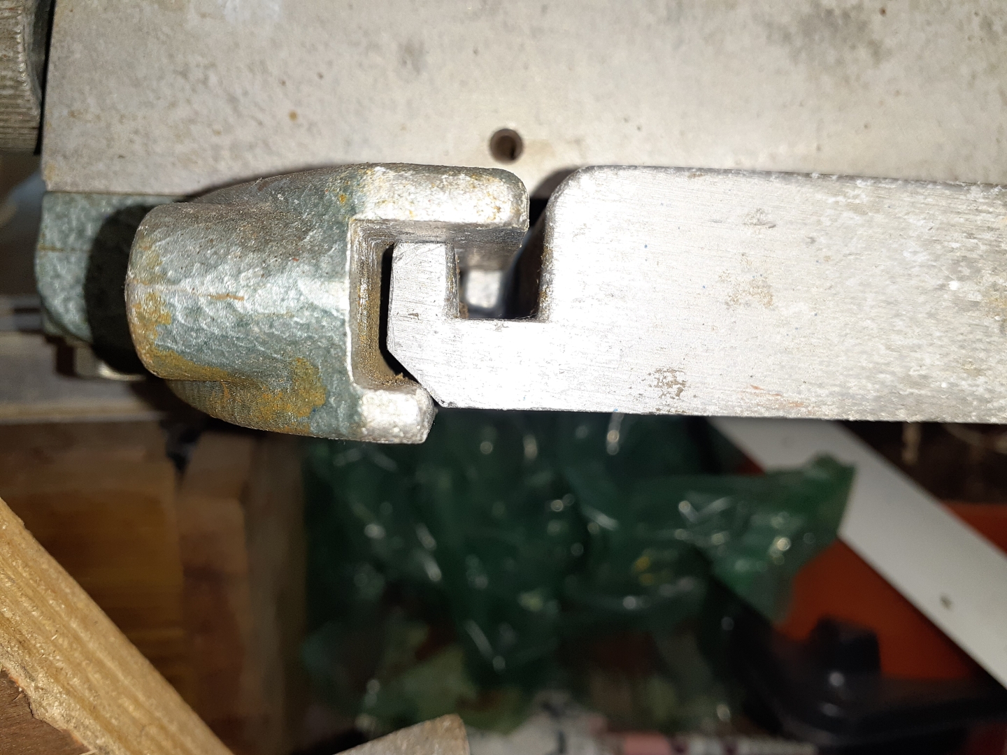 greenie fence front lock.jpg