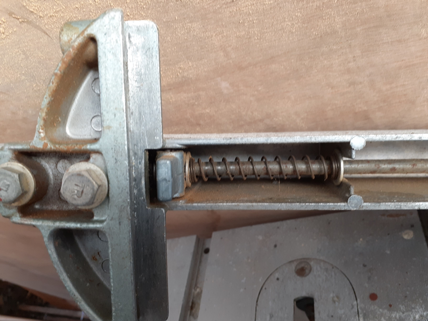 greenie fence front lock2.jpg