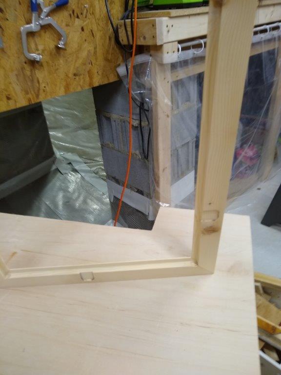 frameback-slots.jpg
