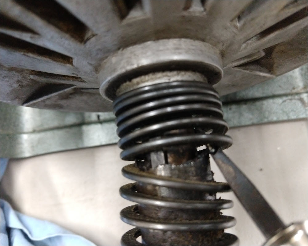 Motor sheave neck fractures, pic 1 (low res).jpg