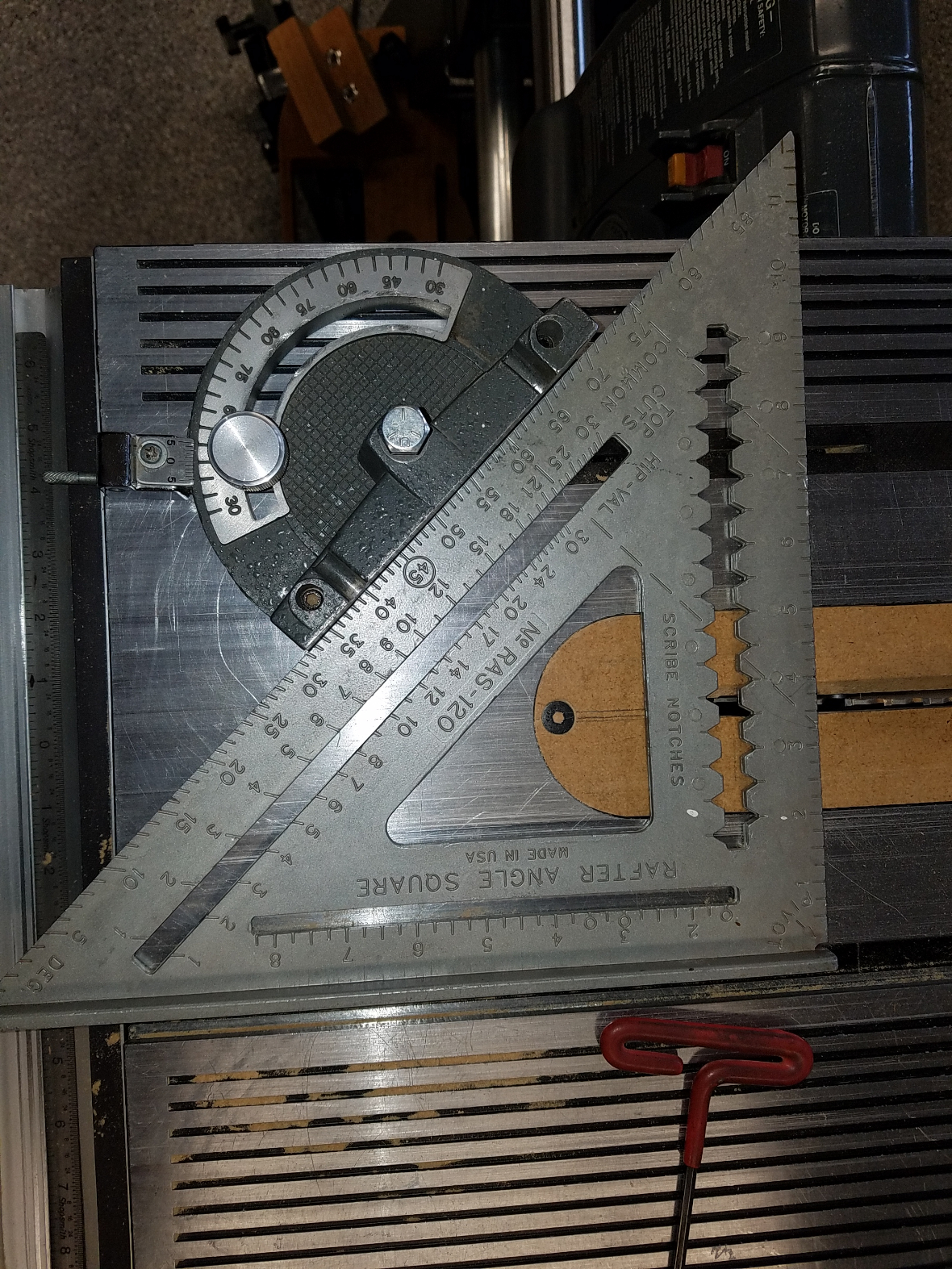 Miter Gauge 45 degrees to Miter Track