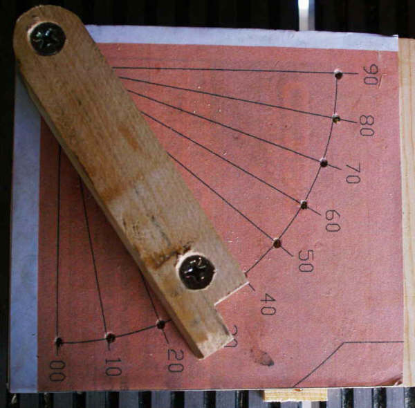 ShopSmith Bench Chisel Sharpening Jig - alignment at 30 degrees.jpg