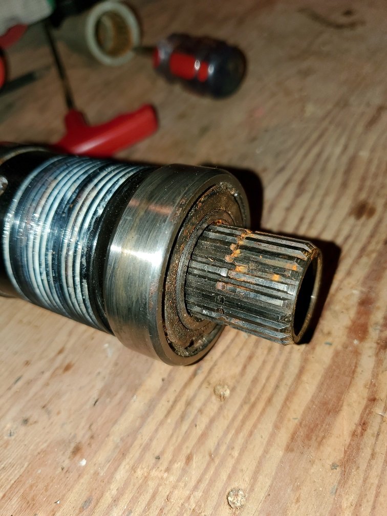 inside bearing on quill shaft