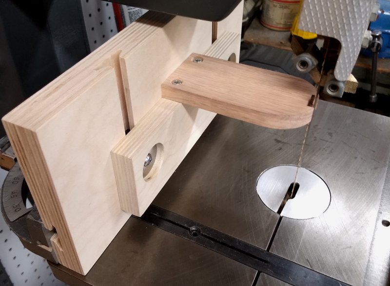 This bandsaw template-following jig provides X, Y, and Z-axis follower-position adjustments, with the X axis courtesy of the Shopsmith miter gauge in my cast-iron bandsaw table.