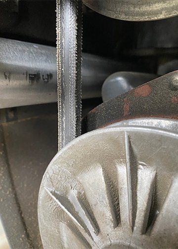 Detail of belt condition