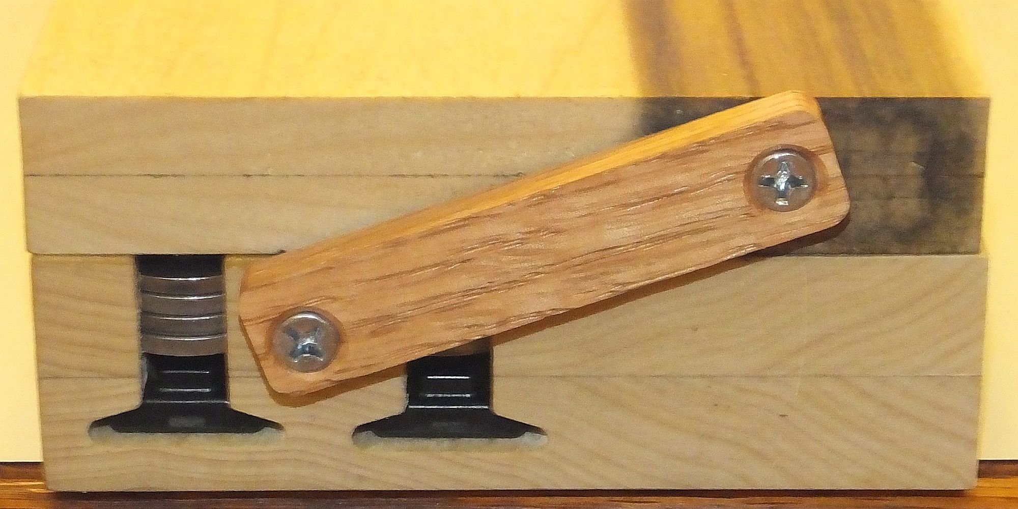 cover hinge end.jpg