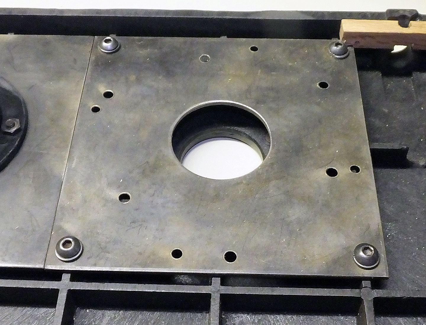 ADD ROUTER MOUNT PLATE.jpg