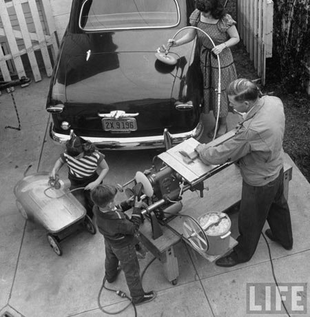 10ER family multitasking circa 1950.jpg