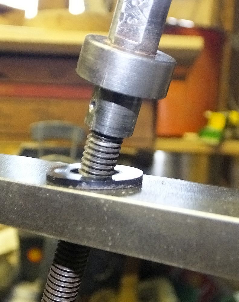 feed screw 1.jpg