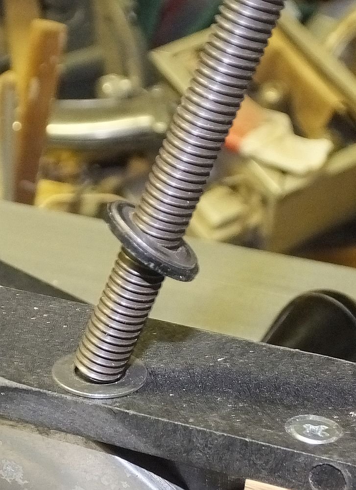 feed screw 2.jpg