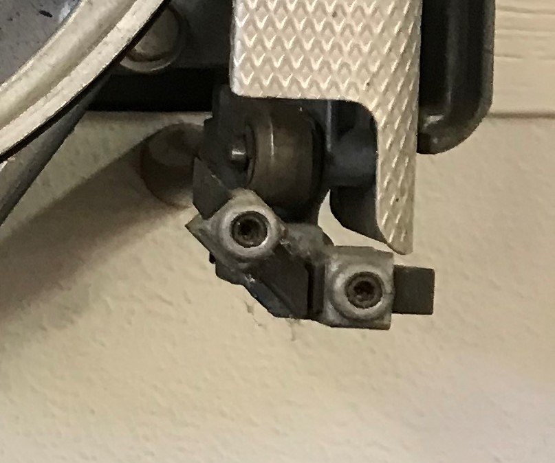 Bandsaw Upper Guide - roller.jpg
