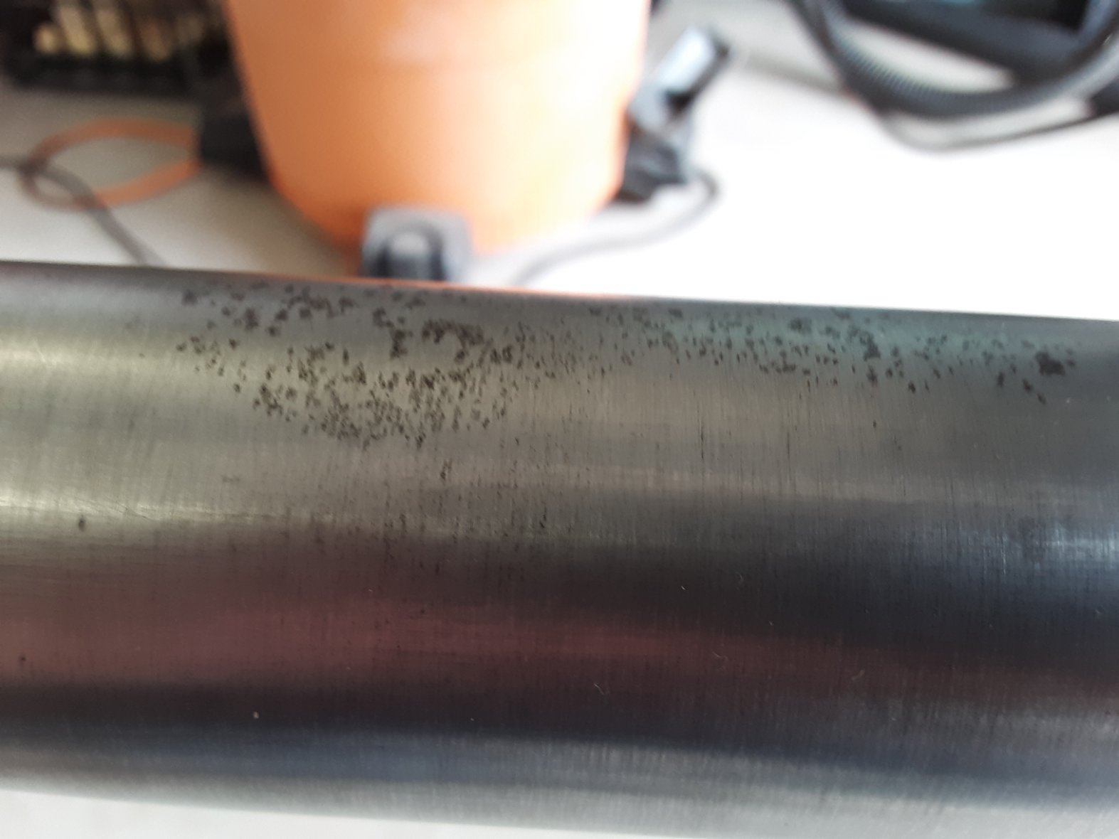 bench_tubes_spots.jpg