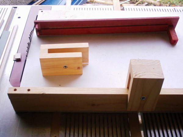 50620490 Cross cut Table with bottom view of Guard and stop blocks.JPG