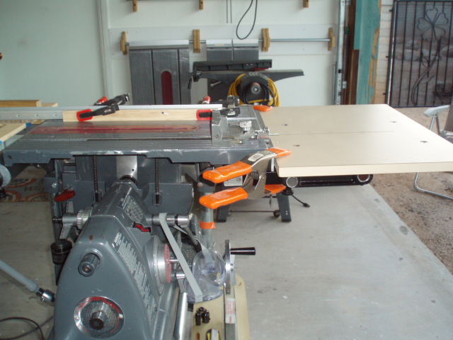 Cantilevered Infeed Table.JPG