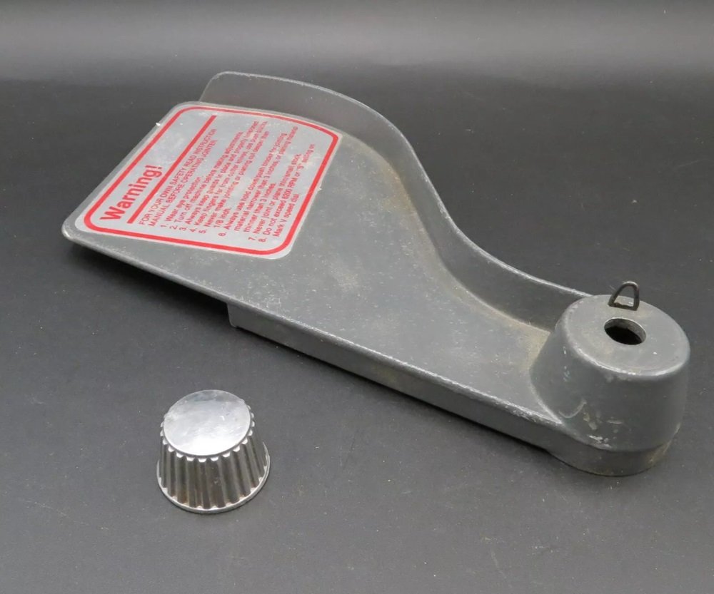 Jointer Cutter Guard V 5 knob off.jpg
