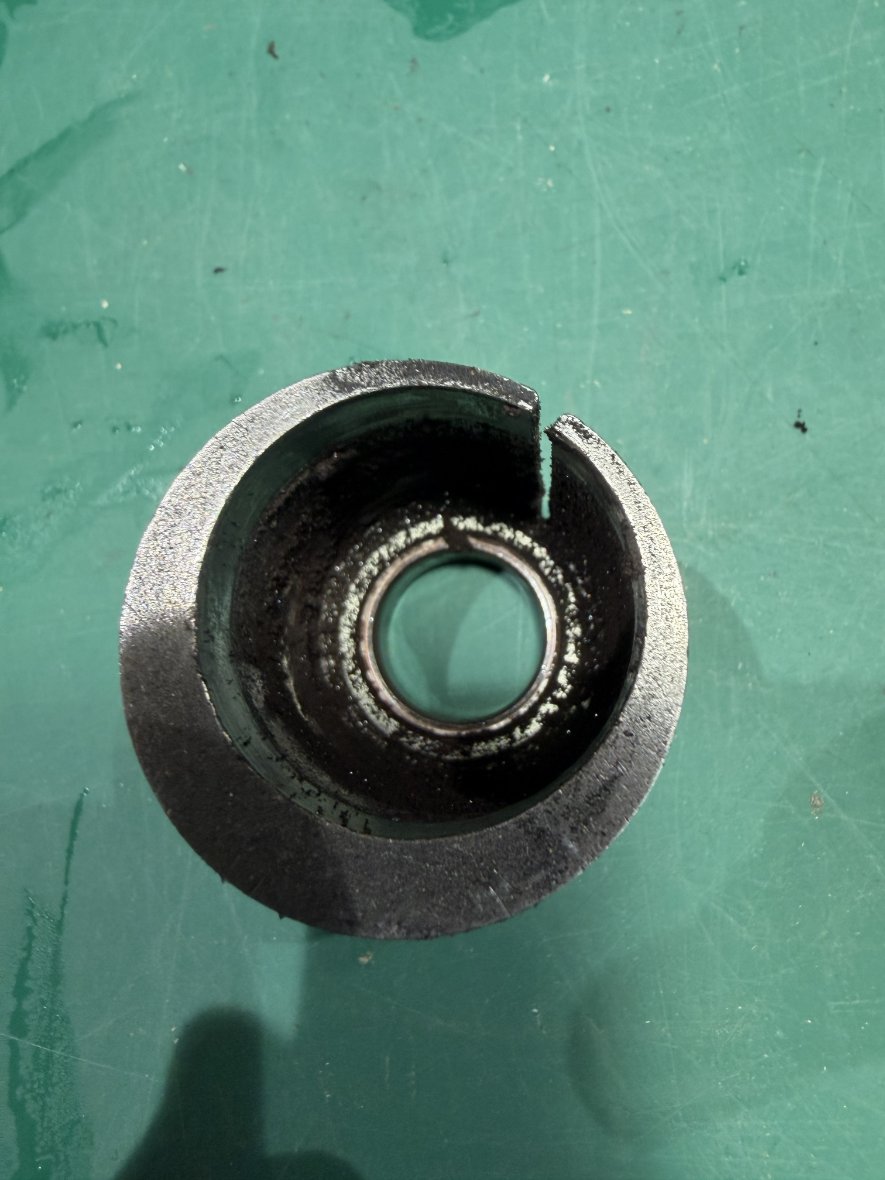 Old bearing in eccentric.jpg
