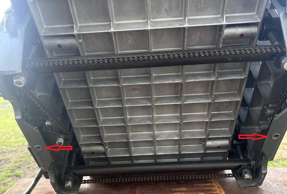 Mark Mount underside arrows.jpg
