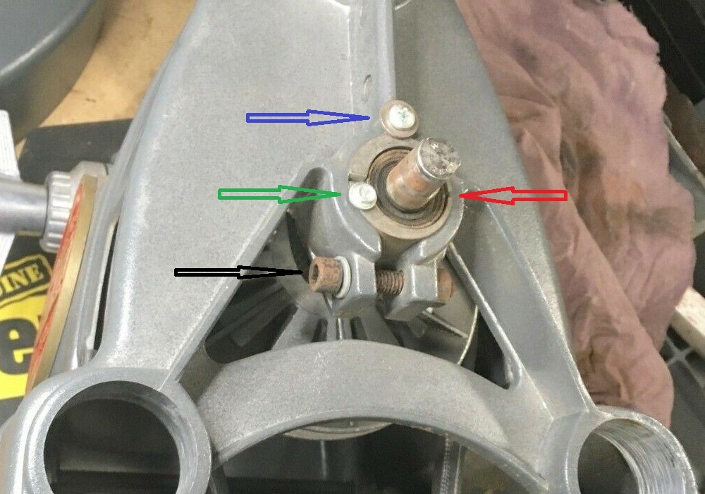 Idler Shaft split eccentric arrows.jpg