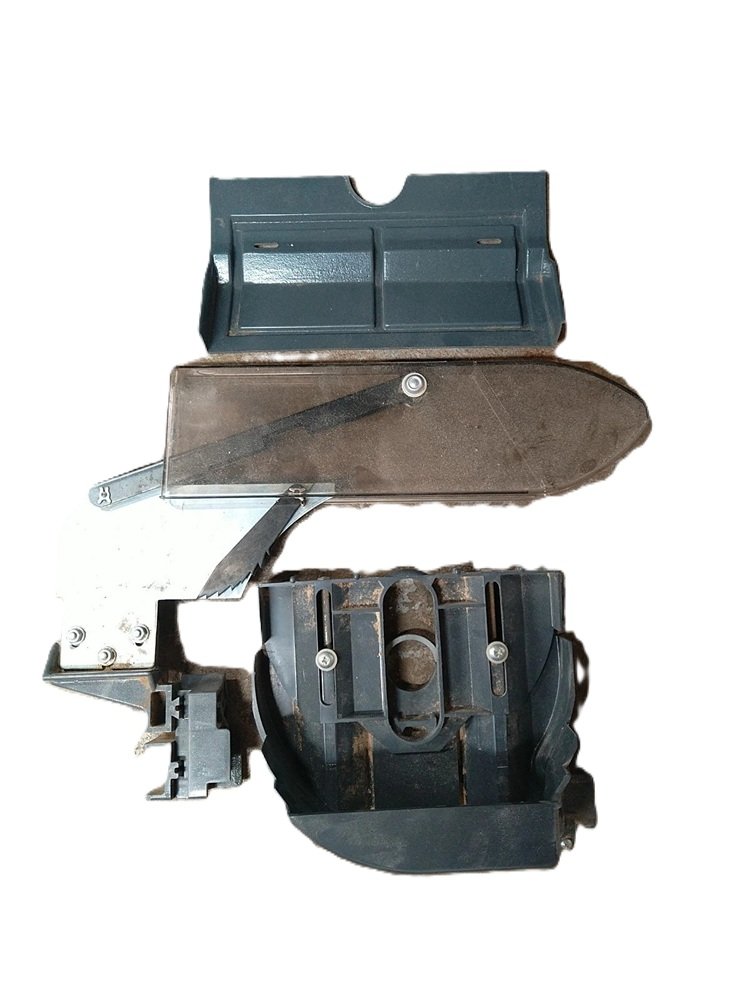 505875 V1 set r.jpg