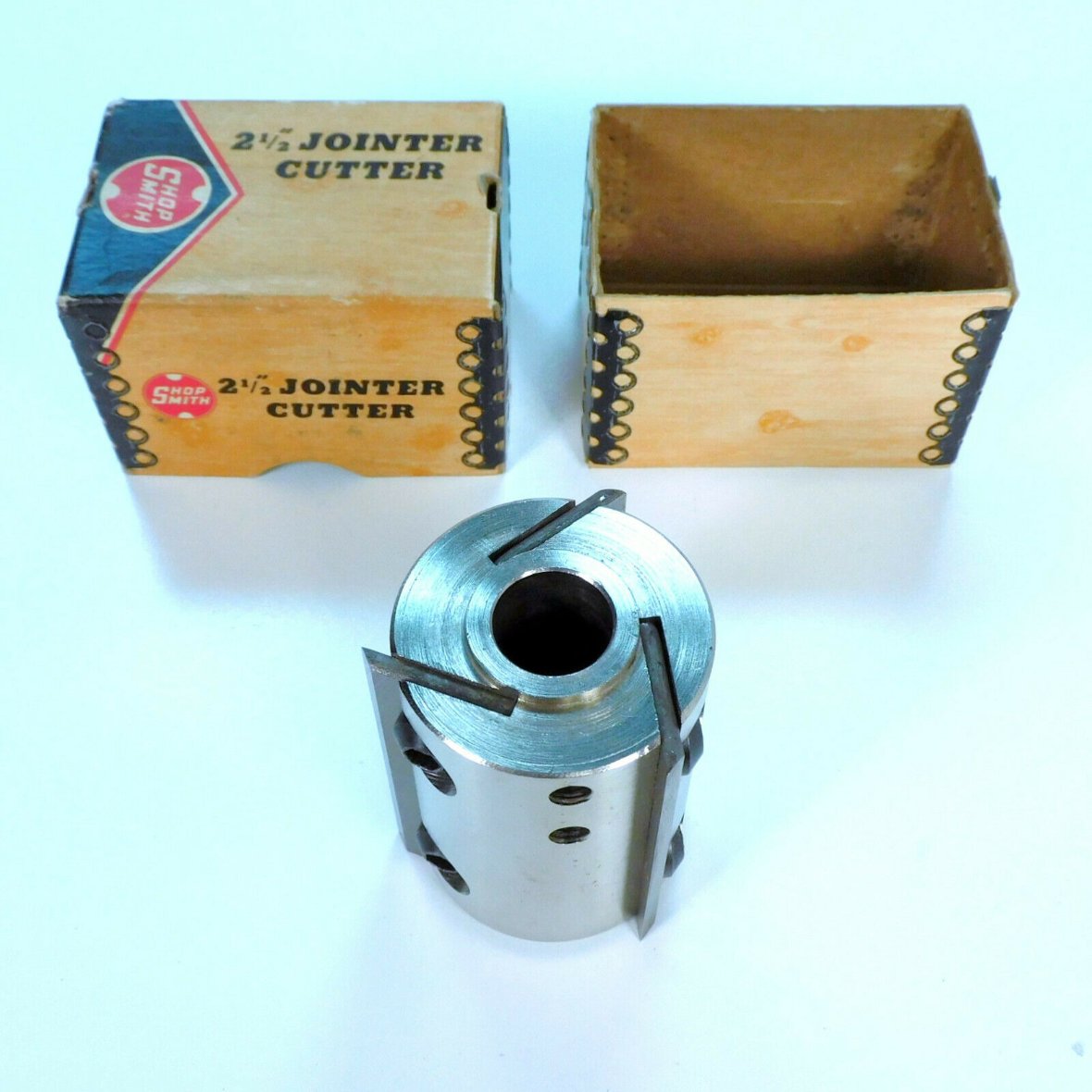 12 230 Magna Eng  3rd style box.jpg