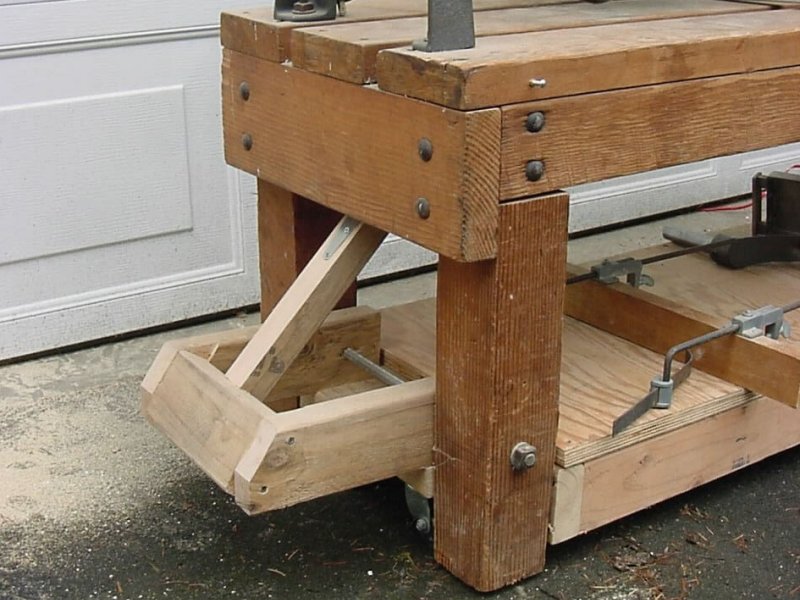 Retractable%20Casters%201.jpg