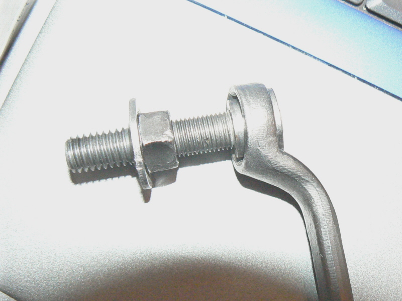 10 E TRUNION LOCK.jpg
