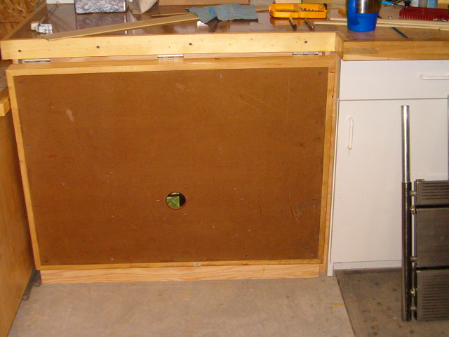 fold down router table.jpg